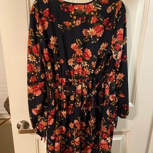 Adorable Floral Dress 🤍